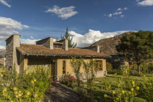 Casita Sol y Luna Peru