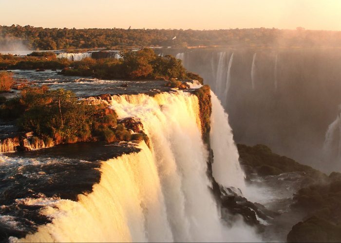 Cataratas_do_iguacu_por_do_sol