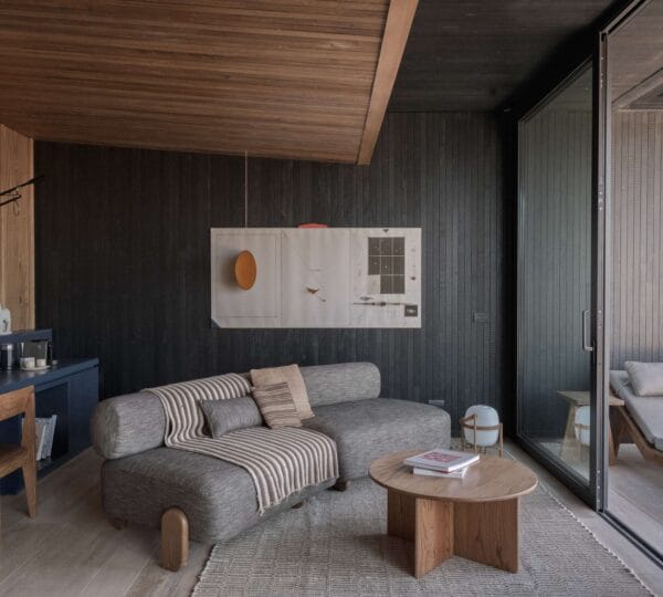 TA25_Suite04